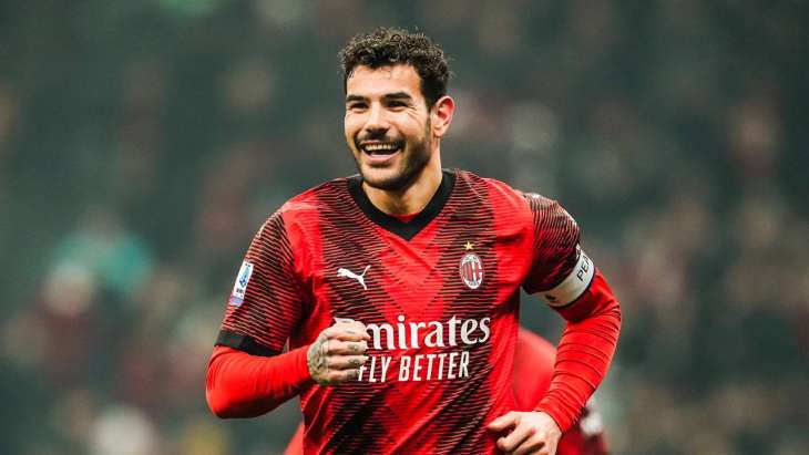 Theo Hernandez tout sourire au Milan